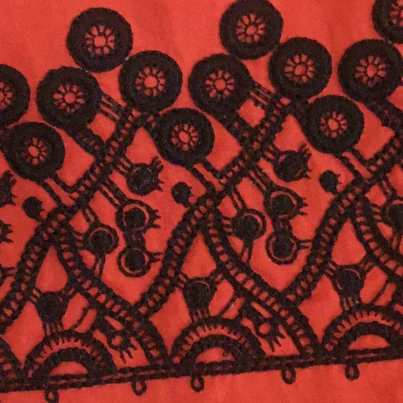 Peter Nygard Red Silk Embroidered Women’s Top - Picture 8 of 11